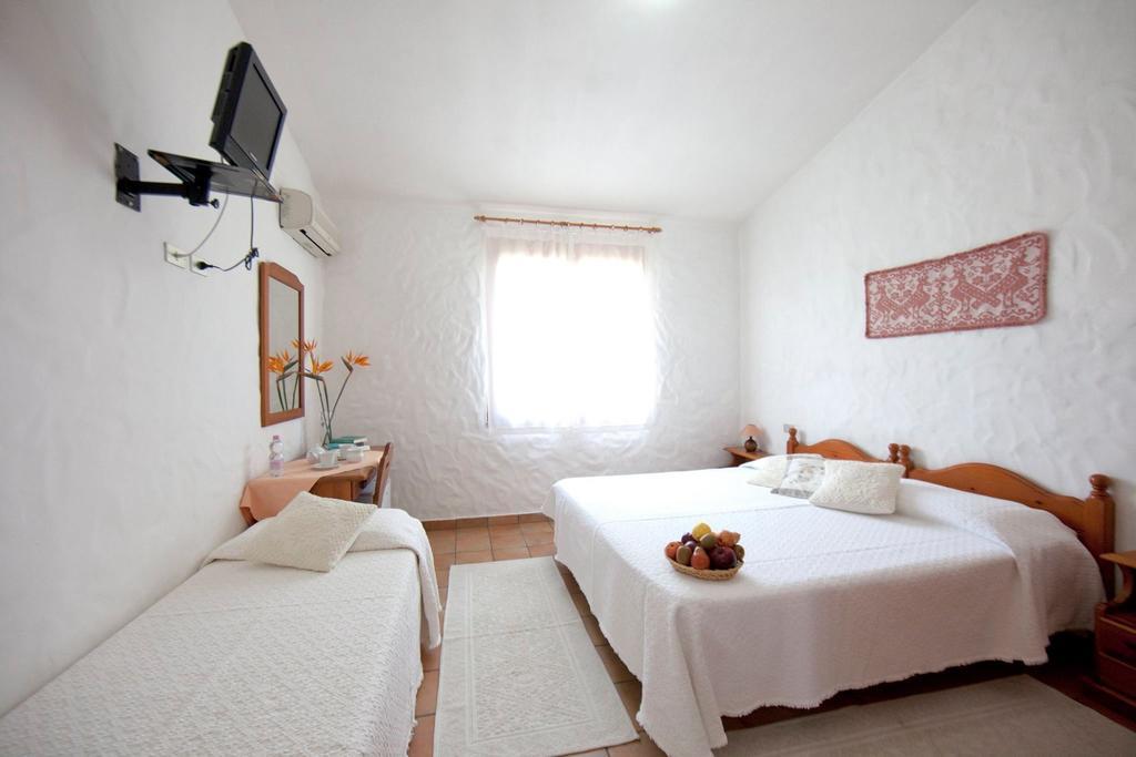 Hotel S'obreschida Castiadas Habitación foto